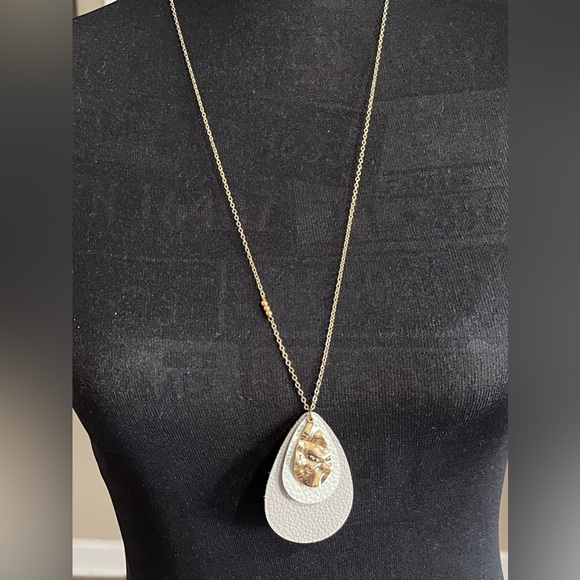 Elegant Gold Tone with Silver and Gold Pendant Necklace - Picture 1 of 2